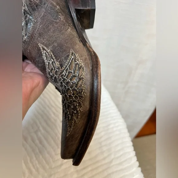 Soto Pre-Owned Great Condition Women’s Size 10.5 Embroidered Leather Boots - Picture 9 of 11